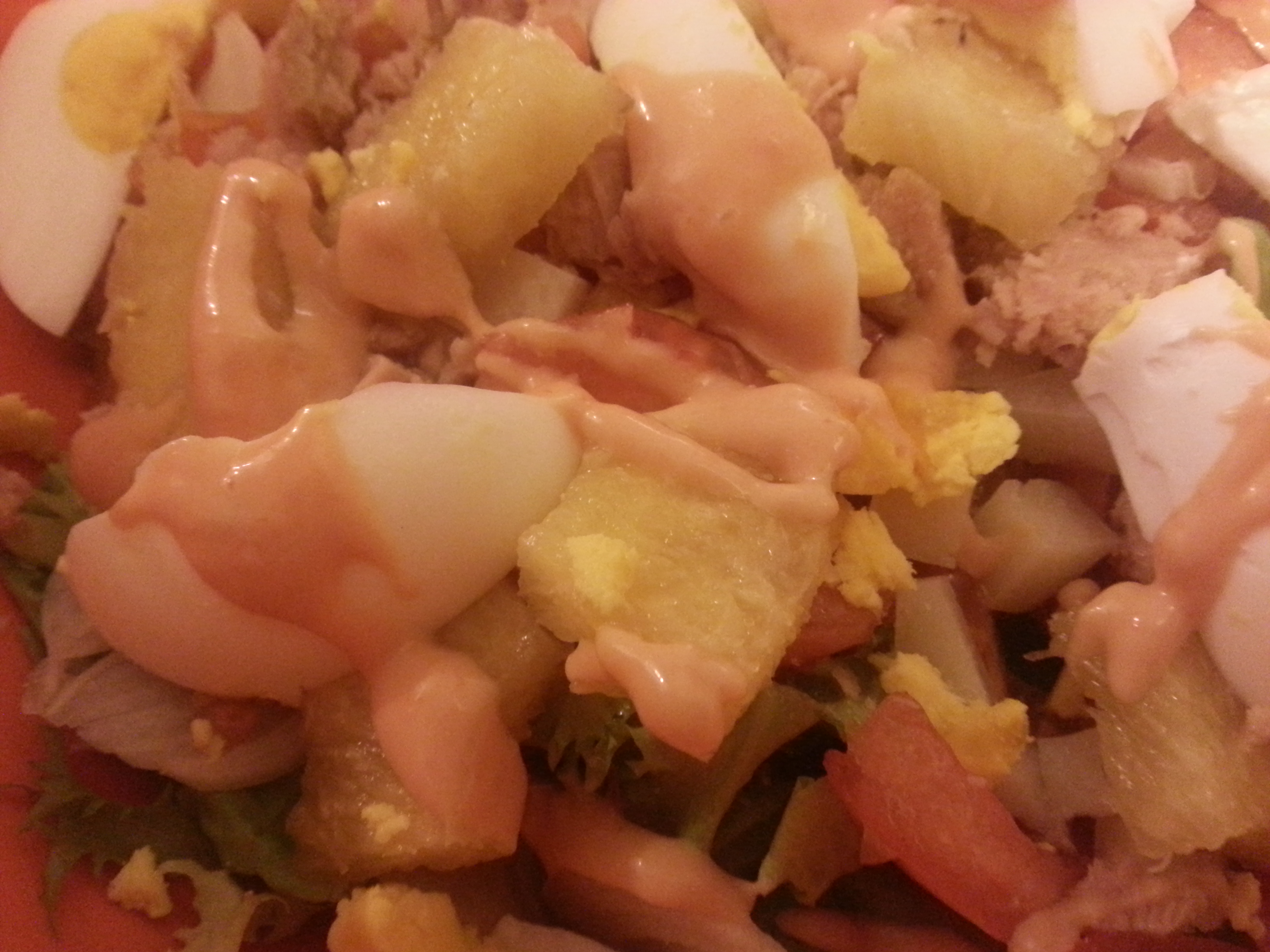 Ensalada de atún y piña con salsa rosa receta facil